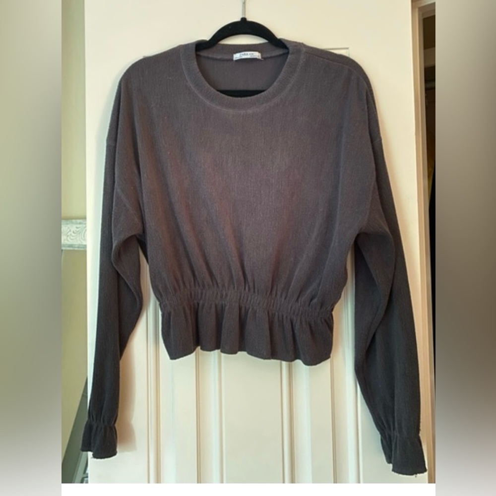 Zara Cinched Waist Ribbed Top on Slate Gray, size medium